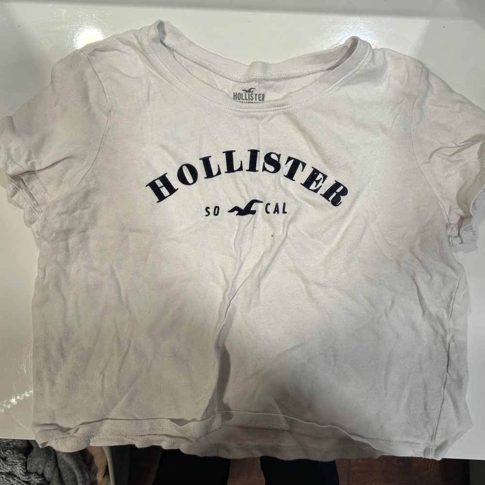 CROPPED HOLLISTER WHITE T
